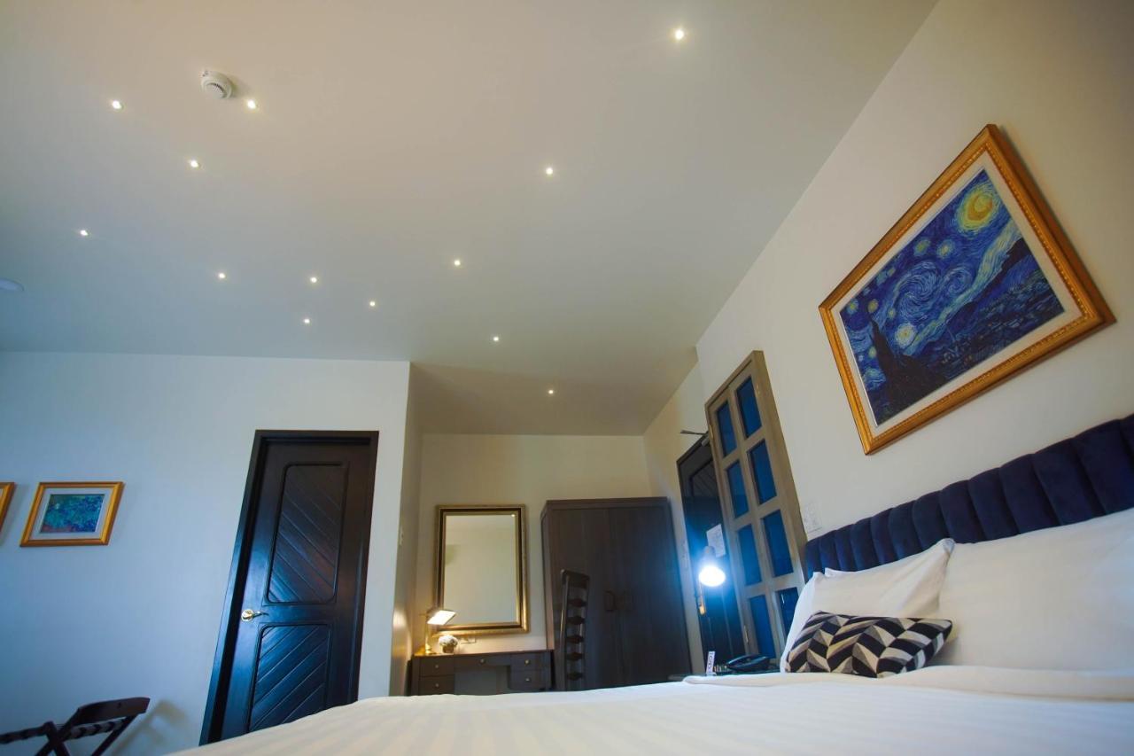 The Grandmaster Hotel Tagaytay City Exteriör bild