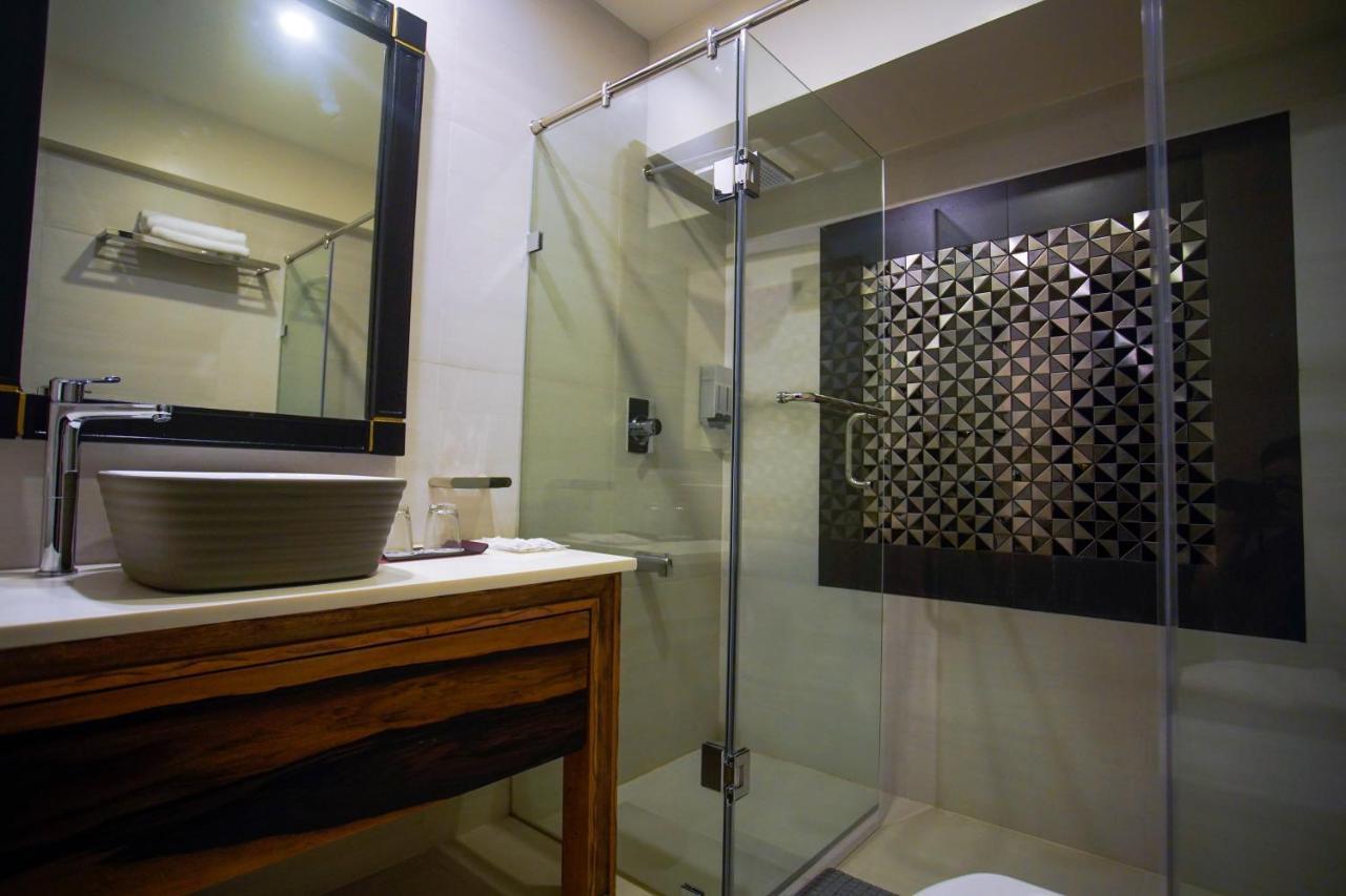 The Grandmaster Hotel Tagaytay City Exteriör bild